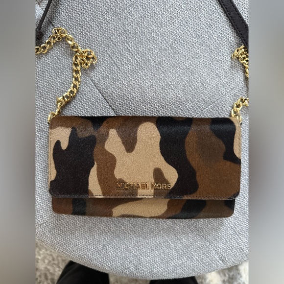 Michael Kors Camouflage Crossbody Bag with Gold Chain Calf Hair - Picture 2 of 14